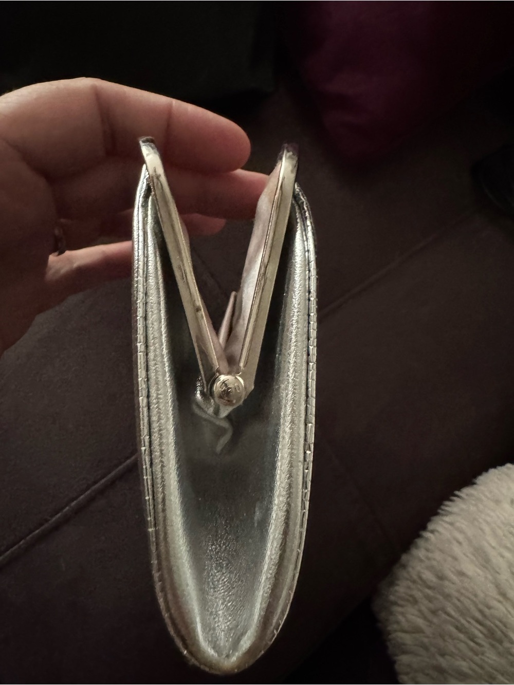 Ande Silver Metallic Kiss-Lock Clutch - Picture 3 of 6